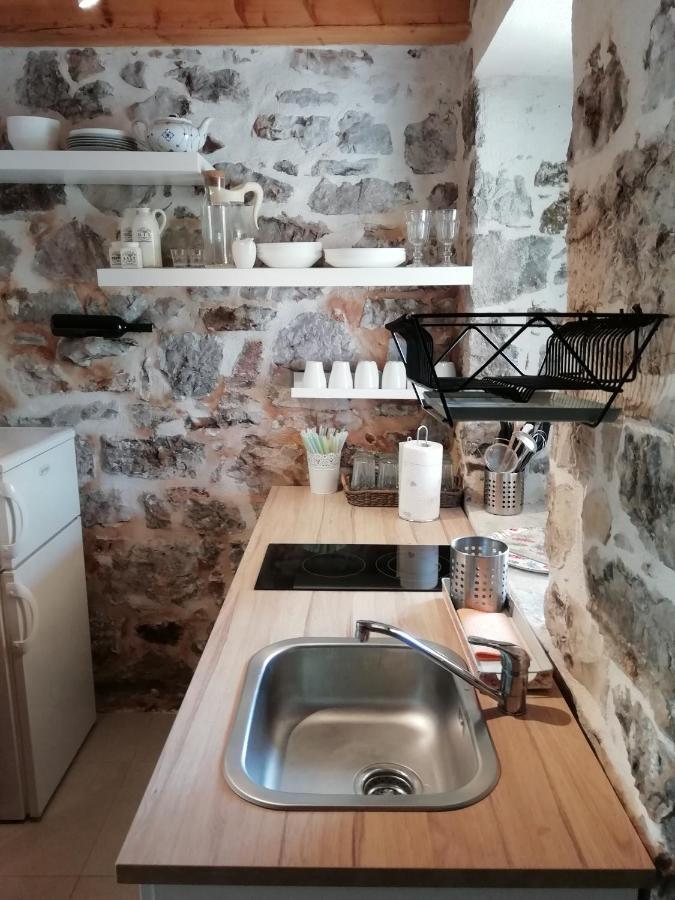 Krka Waterfalls Stonehouse Roko Lozovac Buitenkant foto